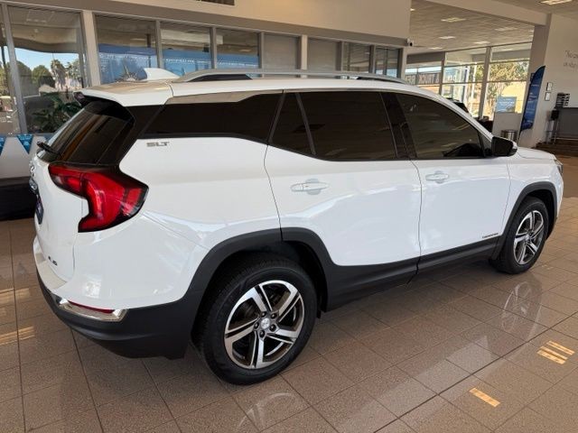 GMC Terrain Vehicle Full-screen Gallery Image 07