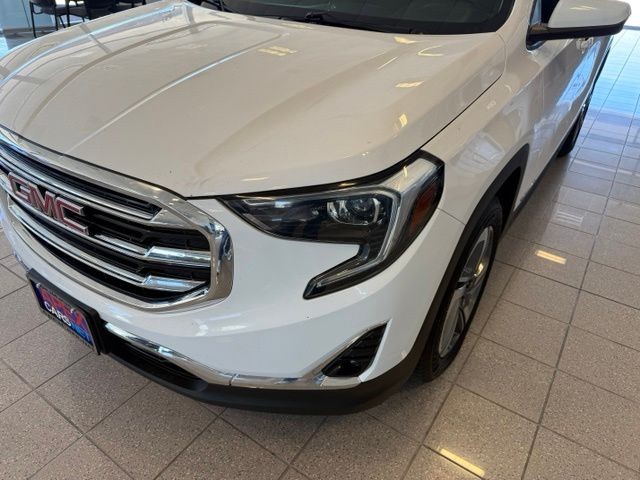 GMC Terrain Vehicle Full-screen Gallery Image 11