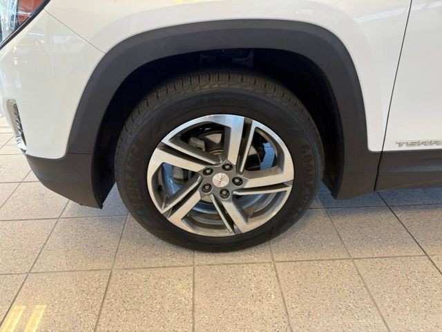 GMC Terrain Vehicle Full-screen Gallery Image 13