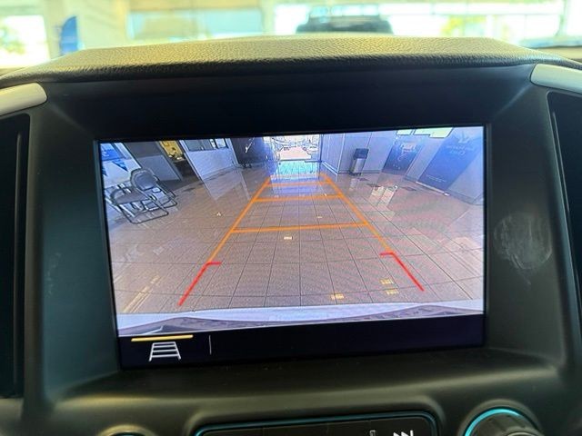 GMC Terrain Vehicle Full-screen Gallery Image 16