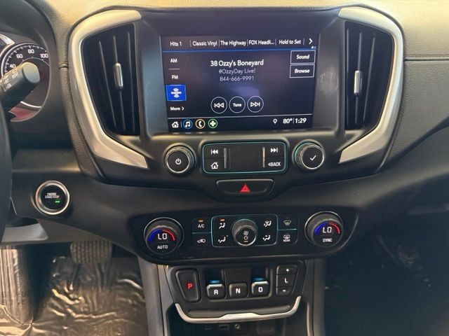 GMC Terrain Vehicle Full-screen Gallery Image 17