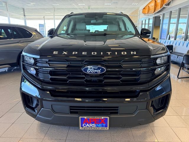 Ford Expedition Vehicle Full-screen Gallery Image 04