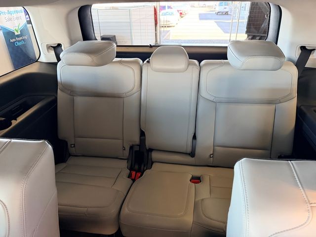 Ford Expedition Vehicle Full-screen Gallery Image 14