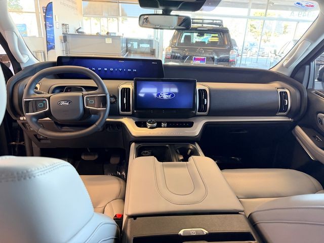 Ford Expedition Vehicle Full-screen Gallery Image 17