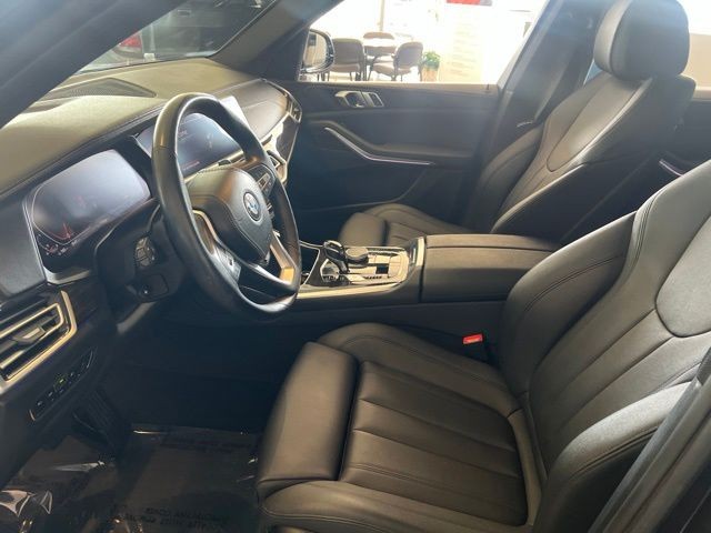 BMW X5 Vehicle Full-screen Gallery Image 04