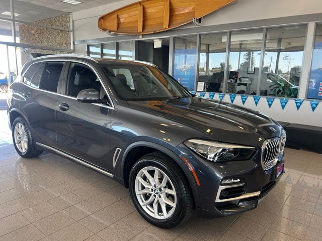 BMW X5 Vehicle Full-screen Gallery Image 06