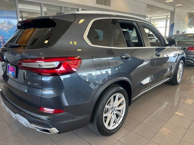 BMW X5 Vehicle Full-screen Gallery Image 09