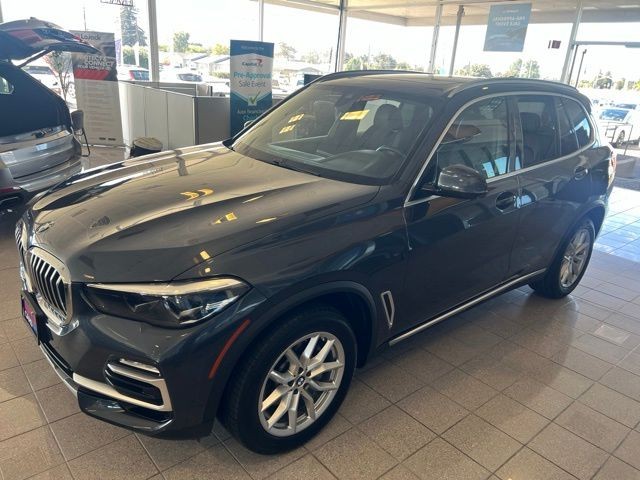 BMW X5 Vehicle Full-screen Gallery Image 16