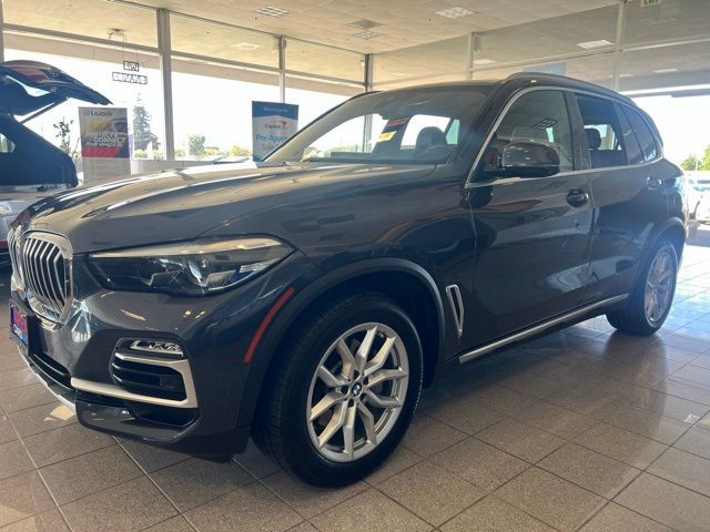 BMW X5 Vehicle Full-screen Gallery Image 17
