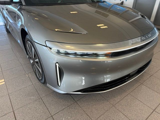 Lucid Air Vehicle Full-screen Gallery Image 11
