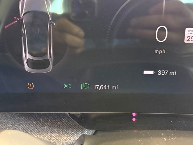 Lucid Air Vehicle Full-screen Gallery Image 15