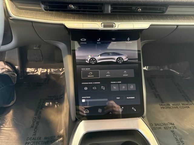 Lucid Air Vehicle Full-screen Gallery Image 19