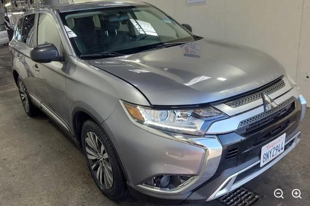 Mitsubishi Outlander Vehicle Full-screen Gallery Image 02