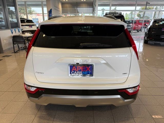 Kia Niro Vehicle Full-screen Gallery Image 04