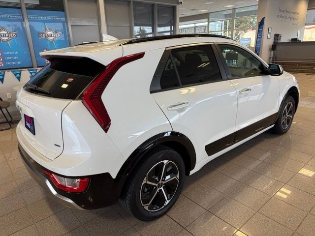 Kia Niro Vehicle Full-screen Gallery Image 06