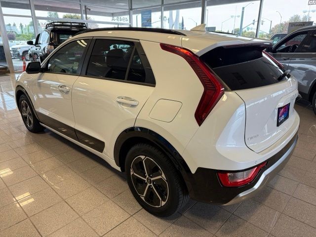 Kia Niro Vehicle Full-screen Gallery Image 07