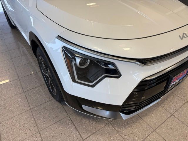 Kia Niro Vehicle Full-screen Gallery Image 10