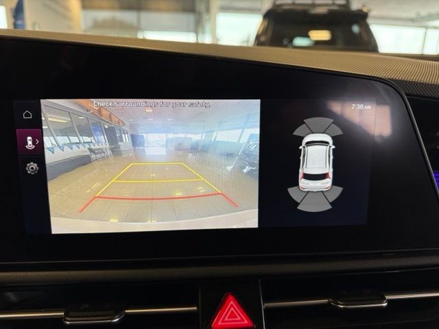 Kia Niro Vehicle Full-screen Gallery Image 16