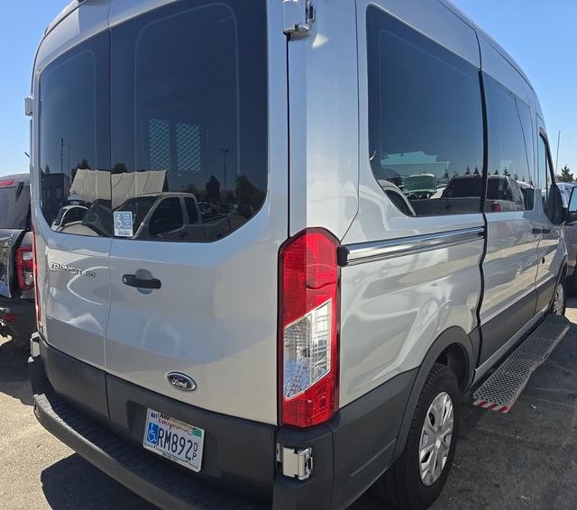 Ford Transit Passenger Wagon Vehicle Full-screen Gallery Image 02