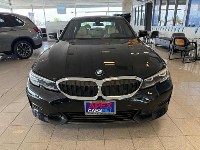 BMW 3 Series Vehicle Full-screen Gallery Image 09