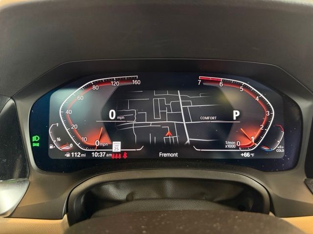 BMW 3 Series Vehicle Full-screen Gallery Image 14