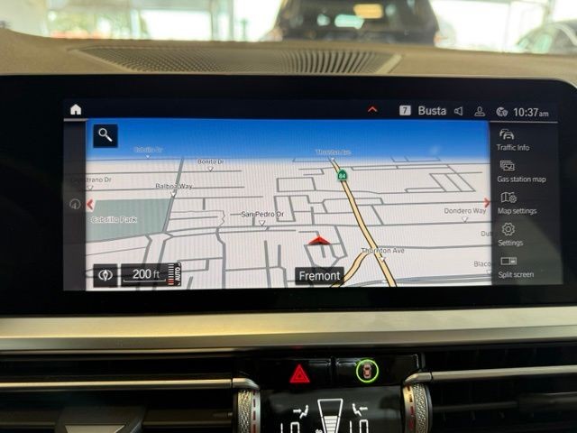 BMW 3 Series Vehicle Full-screen Gallery Image 16
