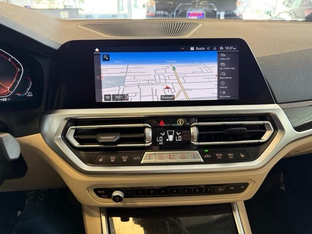BMW 3 Series Vehicle Full-screen Gallery Image 17