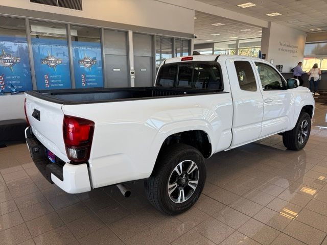 Toyota Tacoma 2WD Vehicle Full-screen Gallery Image 03