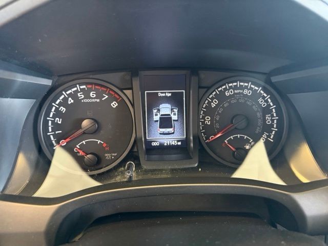 Toyota Tacoma 2WD Vehicle Full-screen Gallery Image 13