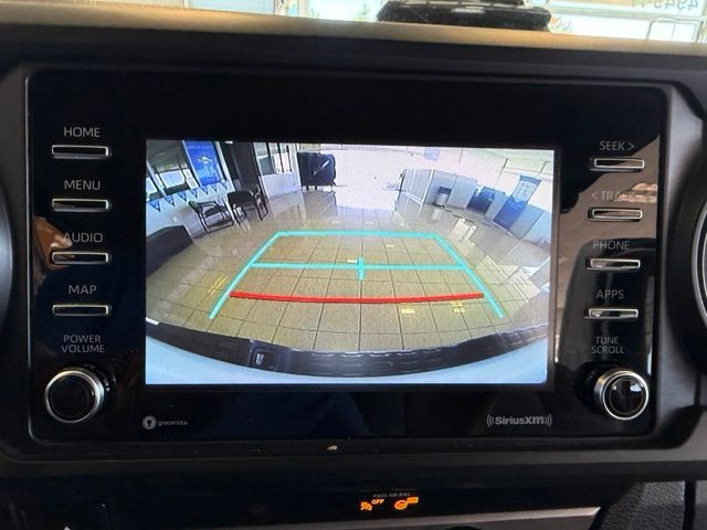 Toyota Tacoma 2WD Vehicle Full-screen Gallery Image 14