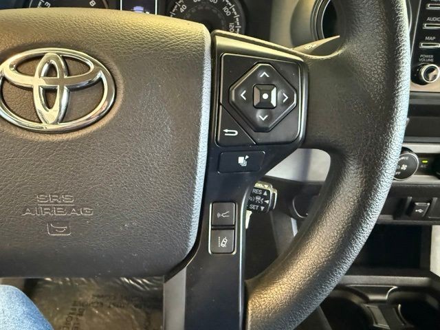 Toyota Tacoma 2WD Vehicle Full-screen Gallery Image 17