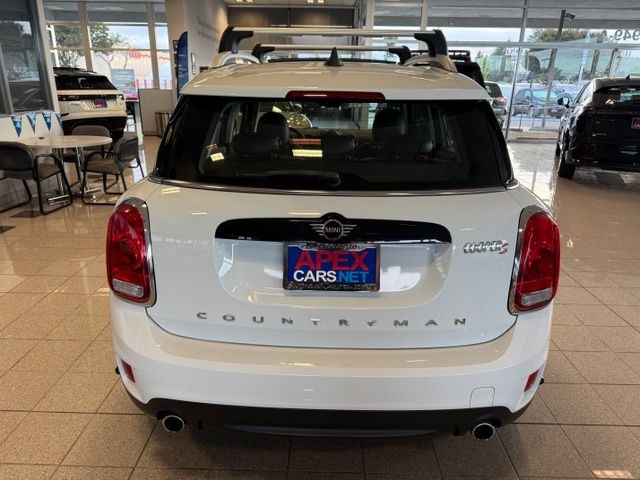 MINI Countryman Vehicle Full-screen Gallery Image 06