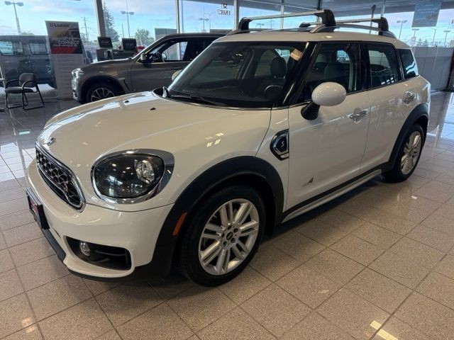 MINI Countryman Vehicle Full-screen Gallery Image 08