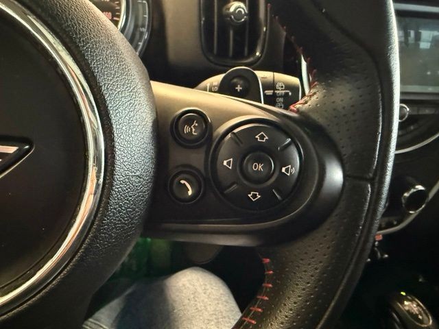 MINI Countryman Vehicle Full-screen Gallery Image 20
