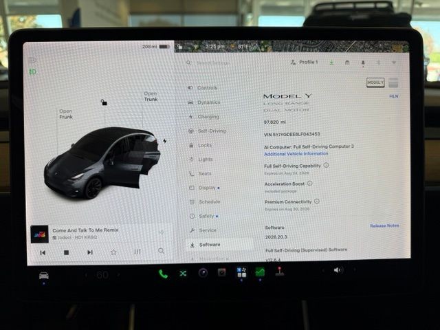 Tesla Model Y Vehicle Full-screen Gallery Image 14