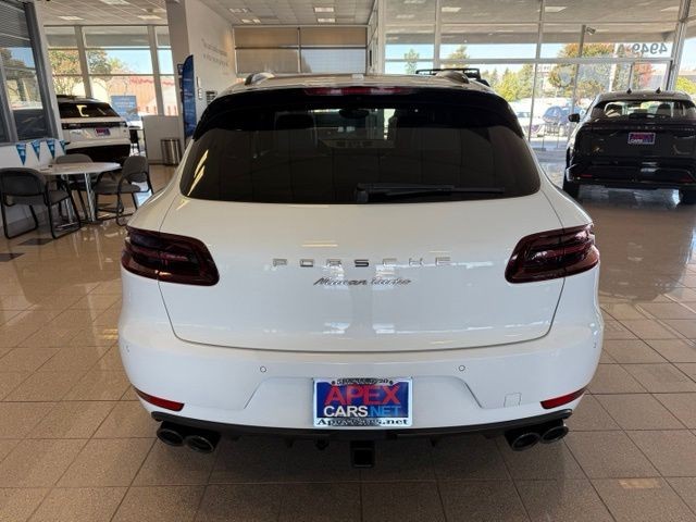 Porsche Macan Vehicle Full-screen Gallery Image 04