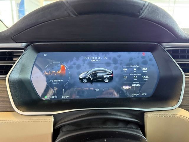 Tesla Model X Vehicle Full-screen Gallery Image 14