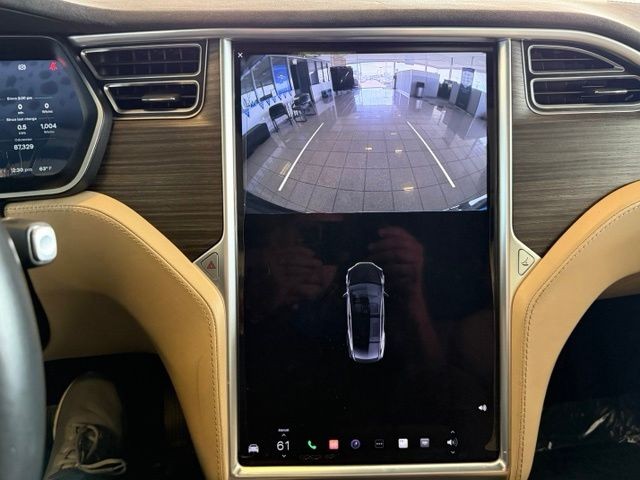 Tesla Model X Vehicle Full-screen Gallery Image 16