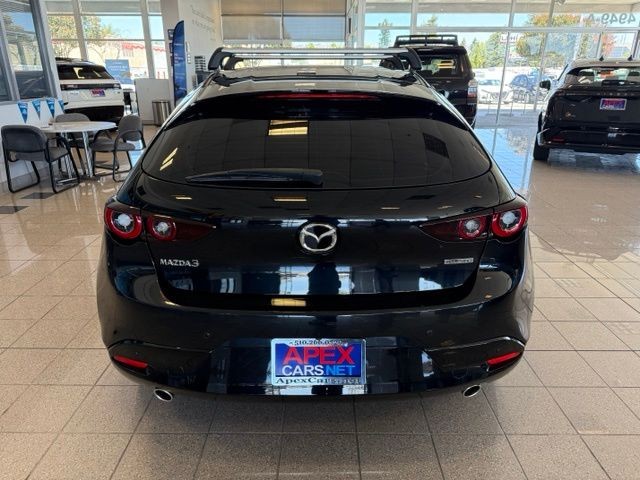 Mazda Mazda3 Hatchback Vehicle Full-screen Gallery Image 04