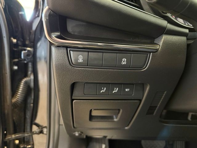 Mazda Mazda3 Hatchback Vehicle Full-screen Gallery Image 18
