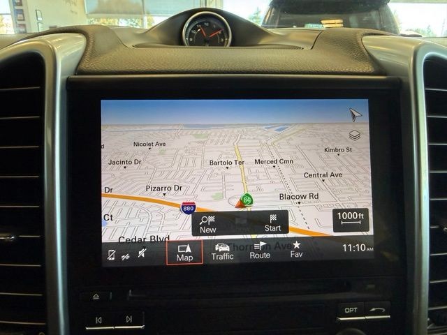 Porsche Cayenne Vehicle Full-screen Gallery Image 17