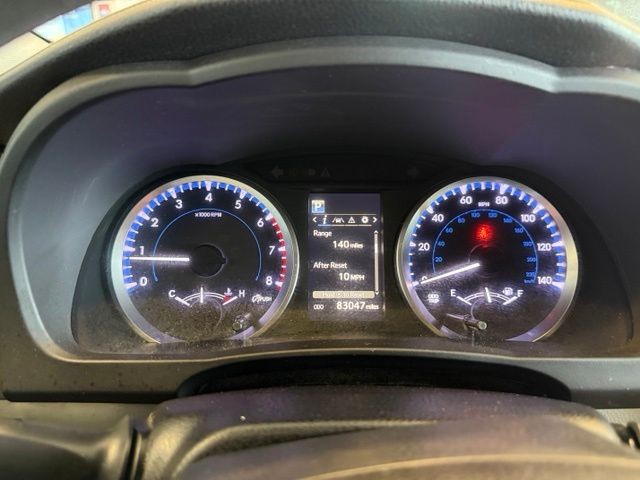 Toyota Highlander Vehicle Full-screen Gallery Image 14