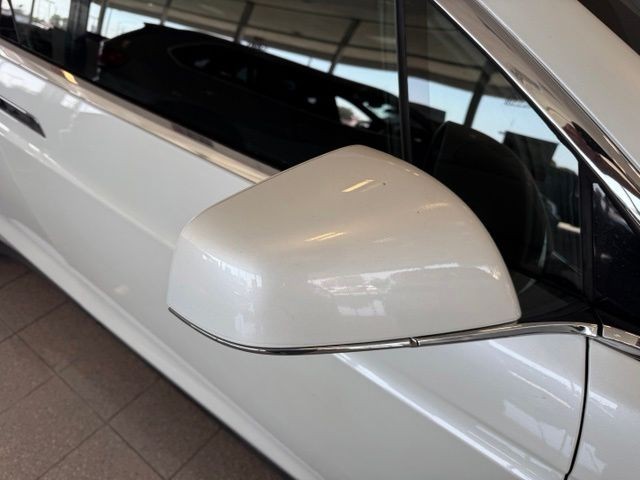 Tesla Model X Vehicle Full-screen Gallery Image 13