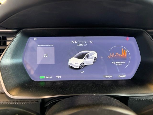 Tesla Model X Vehicle Full-screen Gallery Image 14