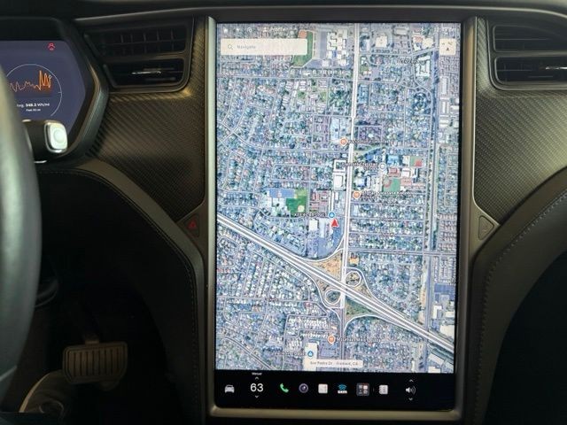 Tesla Model X Vehicle Full-screen Gallery Image 15