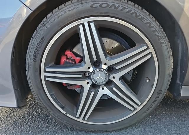 Mercedes-Benz CLA-Class Vehicle Full-screen Gallery Image 07