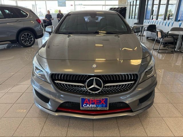 Mercedes-Benz CLA-Class Vehicle Full-screen Gallery Image 09