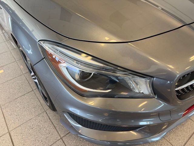 Mercedes-Benz CLA-Class Vehicle Full-screen Gallery Image 11
