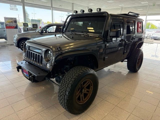 Jeep Wrangler Unlimited Vehicle Full-screen Gallery Image 06