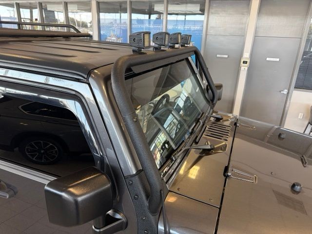 Jeep Wrangler Unlimited Vehicle Full-screen Gallery Image 11
